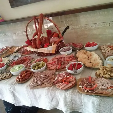 Guest house La Mare Darius Mihai *
